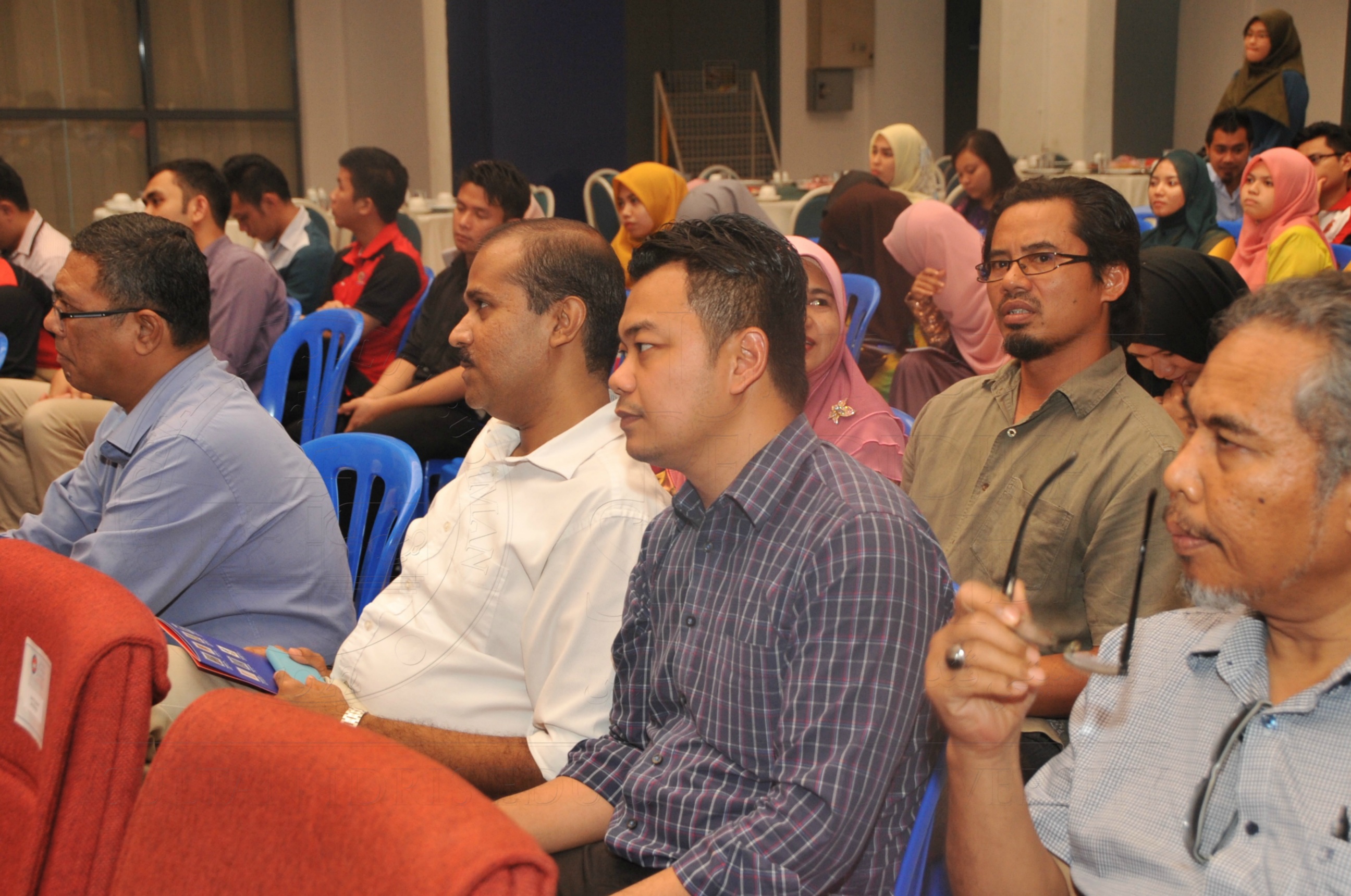 PRO15 173 ESE HAS 2266